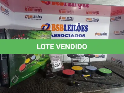 LOTE 254 - 01 BATERIA ELÉTRICA PORTÁTIL P/GAMES. (NO ESTADO) ATENÇÃO! FAZER A VISITAÇÃO ANTES DE ARREMATAR, NÃO SABEMOS SE FUNCIONA. LEILÃO NÃO TEM GARANTIA E NEM DEVOLUÇÃO, SUJEITO A POSSÍVEIS AVARIAS VISÍVEIS/OCULTAS E/OU AUSÊNCIA DE COMPONENTES.
