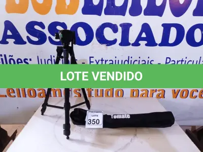 LOTE 350 - 01 TRIPÉ P/CÂMERA MARCA TOMATE(NOVO). (NO ESTADO) ATENÇÃO! FAZER A VISITAÇÃO ANTES DE ARREMATAR, NÃO SABEMOS SE FUNCIONA. LEILÃO NÃO TEM GARANTIA E NEM DEVOLUÇÃO, SUJEITO A POSSÍVEIS AVARIAS VISÍVEIS/OCULTAS E/OU AUSÊNCIA DE COMPONENTES.