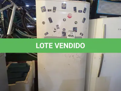 LOTE 455 - 01 GELADEIRA MARCA ELECTROLUX FROST FREE. (NO ESTADO) ATENÇÃO! FAZER A VISITAÇÃO ANTES DE ARREMATAR, NÃO SABEMOS SE FUNCIONA. LEILÃO NÃO TEM GARANTIA E NEM DEVOLUÇÃO, SUJEITO A POSSÍVEIS AVARIAS VISÍVEIS/OCULTAS E/OU AUSÊNCIA DE COMPONENTES.