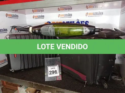 LOTE 296 - 01 ASPIRADOR DE PÓ MARCA PHILIPS E 02 MALAS MODELOS DIVERSOS. (NO ESTADO) ATENÇÃO! FAZER A VISITAÇÃO ANTES DE ARREMATAR, NÃO SABEMOS SE FUNCIONA. LEILÃO NÃO TEM GARANTIA E NEM DEVOLUÇÃO, SUJEITO A POSSÍVEIS AVARIAS VISÍVEIS/OCULTAS E/OU AUSÊNCIA DE COMPONENTES.