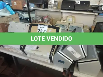 LOTE 237 - 09 SCANNER’S MARCA FUJITSU. (NO ESTADO) ATENÇÃO! FAZER A VISITAÇÃO ANTES DE ARREMATAR, NÃO SABEMOS SE FUNCIONA. LEILÃO NÃO TEM GARANTIA E NEM DEVOLUÇÃO, SUJEITO A POSSÍVEIS AVARIAS VISÍVEIS/OCULTAS E/OU AUSÊNCIA DE COMPONENTES.