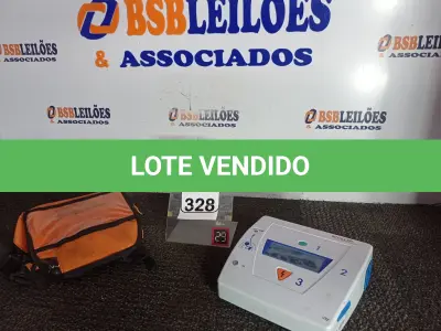 LOTE 328 - 01 DESFIBRILADOR MARCA SCHILLER. (NO ESTADO) ATENÇÃO! FAZER A VISITAÇÃO ANTES DE ARREMATAR, NÃO SABEMOS SE FUNCIONA. LEILÃO NÃO TEM GARANTIA E NEM DEVOLUÇÃO, SUJEITO A POSSÍVEIS AVARIAS VISÍVEIS/OCULTAS E/OU AUSÊNCIA DE COMPONENTES.