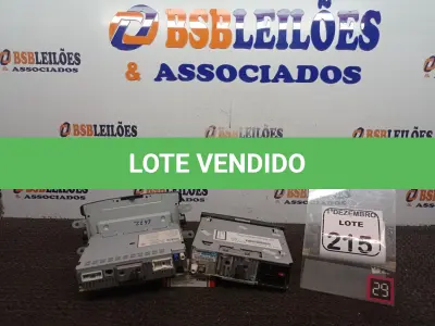 LOTE 215 - 02 SONS AUTOMOTIVOS MARCA RENAULT E BOSCH. (NO ESTADO) ATENÇÃO! FAZER A VISITAÇÃO ANTES DE ARREMATAR, NÃO SABEMOS SE FUNCIONA. LEILÃO NÃO TEM GARANTIA E NEM DEVOLUÇÃO, SUJEITO A POSSÍVEIS AVARIAS VISÍVEIS/OCULTAS E/OU AUSÊNCIA DE COMPONENTES.