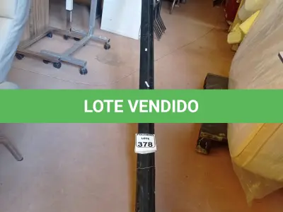 LOTE 378 - 01 TELA DE PROJEÇÃO. (NO ESTADO) ATENÇÃO! FAZER A VISITAÇÃO ANTES DE ARREMATAR, NÃO SABEMOS SE FUNCIONA. LEILÃO NÃO TEM GARANTIA E NEM DEVOLUÇÃO, SUJEITO A POSSÍVEIS AVARIAS VISÍVEIS/OCULTAS E/OU AUSÊNCIA DE COMPONENTES.