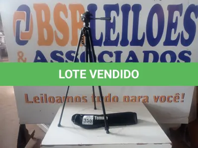 LOTE 355 - 01 TRIPÉ P/CÂMERA MARCA TOMATE(NOVO). (NO ESTADO) ATENÇÃO! FAZER A VISITAÇÃO ANTES DE ARREMATAR, NÃO SABEMOS SE FUNCIONA. LEILÃO NÃO TEM GARANTIA E NEM DEVOLUÇÃO, SUJEITO A POSSÍVEIS AVARIAS VISÍVEIS/OCULTAS E/OU AUSÊNCIA DE COMPONENTES.