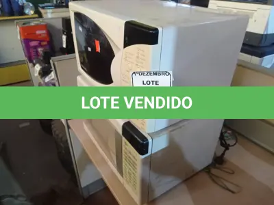 LOTE 334 - 02 MICRO-ONDAS MARCA ELECTROLUX C/PRATO. (NO ESTADO) ATENÇÃO! FAZER A VISITAÇÃO ANTES DE ARREMATAR, NÃO SABEMOS SE FUNCIONA. LEILÃO NÃO TEM GARANTIA E NEM DEVOLUÇÃO, SUJEITO A POSSÍVEIS AVARIAS VISÍVEIS/OCULTAS E/OU AUSÊNCIA DE COMPONENTES.