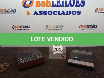 LOTE 203 - 02 TOCA FITAS ANTIGOS MARCA PANASONIC E COBRA. (NO ESTADO) ATENÇÃO! FAZER A VISITAÇÃO ANTES DE ARREMATAR, NÃO SABEMOS SE FUNCIONA. LEILÃO NÃO TEM GARANTIA E NEM DEVOLUÇÃO, SUJEITO A POSSÍVEIS AVARIAS VISÍVEIS/OCULTAS E/OU AUSÊNCIA DE COMPONENTES.
