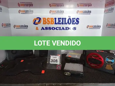 LOTE 308 - 02 APARELHOS DE SOM AUTOMOTIVOS MARCAS E MODELOS DIVERSOS SENDO UM TOCA-FITAS, 01 CAIXA DE SOM E MATERIAIS DIVERSOS. (NO ESTADO) ATENÇÃO! FAZER A VISITAÇÃO ANTES DE ARREMATAR, NÃO SABEMOS SE FUNCIONA. LEILÃO NÃO TEM GARANTIA E NEM DEVOLUÇÃO, SUJEITO A POSSÍVEIS AVARIAS VISÍVEIS/OCULTAS E/OU AUSÊNCIA DE COMPONENTES.