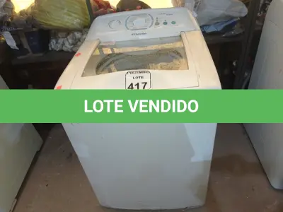 LOTE 417 - 01 MÁQUINA DE LAVAR MARCA ELECTROLUX 12KG 220V. (NO ESTADO) ATENÇÃO! FAZER A VISITAÇÃO ANTES DE ARREMATAR, NÃO SABEMOS SE FUNCIONA. LEILÃO NÃO TEM GARANTIA E NEM DEVOLUÇÃO, SUJEITO A POSSÍVEIS AVARIAS VISÍVEIS/OCULTAS E/OU AUSÊNCIA DE COMPONENTES.