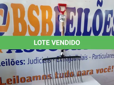 LOTE 285 - 01 GARFO P/FENO. (NO ESTADO) ATENÇÃO! FAZER A VISITAÇÃO ANTES DE ARREMATAR, NÃO SABEMOS SE FUNCIONA. LEILÃO NÃO TEM GARANTIA E NEM DEVOLUÇÃO, SUJEITO A POSSÍVEIS AVARIAS VISÍVEIS/OCULTAS E/OU AUSÊNCIA DE COMPONENTES.