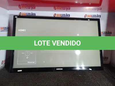 LOTE 344 - 01 TV MARCA SAMSUNG 43”. (NO ESTADO) ATENÇÃO! FAZER A VISITAÇÃO ANTES DE ARREMATAR, NÃO SABEMOS SE FUNCIONA. LEILÃO NÃO TEM GARANTIA E NEM DEVOLUÇÃO, SUJEITO A POSSÍVEIS AVARIAS VISÍVEIS/OCULTAS E/OU AUSÊNCIA DE COMPONENTES.
