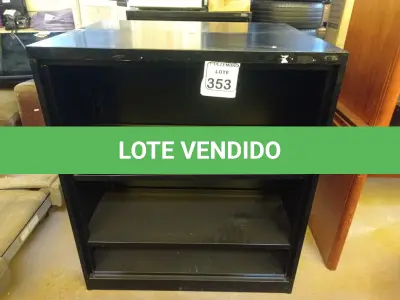 LOTE 353 - 02 ARMÁRIOS DE FERRO. (NO ESTADO) ATENÇÃO! FAZER A VISITAÇÃO ANTES DE ARREMATAR, NÃO SABEMOS SE FUNCIONA. LEILÃO NÃO TEM GARANTIA E NEM DEVOLUÇÃO, SUJEITO A POSSÍVEIS AVARIAS VISÍVEIS/OCULTAS E/OU AUSÊNCIA DE COMPONENTES.