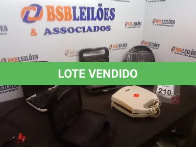 LOTE 210 - 05 SANDUICHEIRAS MARCAS E MODELOS DIVERSOS. (NO ESTADO) ATENÇÃO! FAZER A VISITAÇÃO ANTES DE ARREMATAR, NÃO SABEMOS SE FUNCIONA. LEILÃO NÃO TEM GARANTIA E NEM DEVOLUÇÃO, SUJEITO A POSSÍVEIS AVARIAS VISÍVEIS/OCULTAS E/OU AUSÊNCIA DE COMPONENTES.
