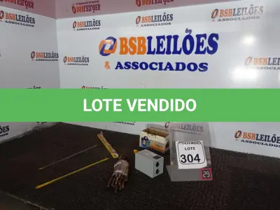 LOTE 304 - 01 LOTE C/VÁRIAS BROCAS, CERRAS E 01 CHAVE TRIFÁSICA P/MOTORES (NO ESTADO) ATENÇÃO! FAZER A VISITAÇÃO ANTES DE ARREMATAR, NÃO SABEMOS SE FUNCIONA. LEILÃO NÃO TEM GARANTIA E NEM DEVOLUÇÃO, SUJEITO A POSSÍVEIS AVARIAS VISÍVEIS/OCULTAS E/OU AUSÊNCIA DE COMPONENTES.
