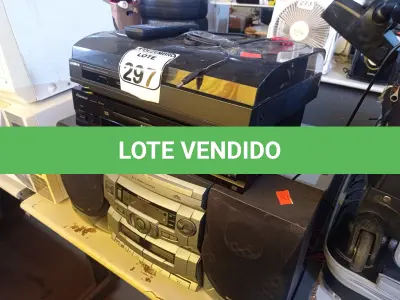 LOTE 297 - 01 APARELHO DE SOM MARCA SHARK, 01 TOCA CD’S MARCA PIONEER C/CONTROLE E 01 TOCA DISCOS MARCA GRADIENTE. (NO ESTADO) ATENÇÃO! FAZER A VISITAÇÃO ANTES DE ARREMATAR, NÃO SABEMOS SE FUNCIONA. LEILÃO NÃO TEM GARANTIA E NEM DEVOLUÇÃO, SUJEITO A POSSÍVEIS AVARIAS VISÍVEIS/OCULTAS E/OU AUSÊNCIA DE COMPONENTES.