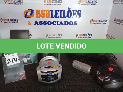 LOTE 370 - 03 RÁDIOS MICROSYSTEMS, 01 UMIDIFICADOR, 01 DVD PLAYER PORTÁTIL MARCAS E MODELOS DIVERSOS. (NO ESTADO) ATENÇÃO! FAZER A VISITAÇÃO ANTES DE ARREMATAR, NÃO SABEMOS SE FUNCIONA. LEILÃO NÃO TEM GARANTIA E NEM DEVOLUÇÃO, SUJEITO A POSSÍVEIS AVARIAS VISÍVEIS/OCULTAS E/OU AUSÊNCIA DE COMPONENTES.