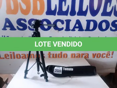 LOTE 355 - 01 TRIPÉ P/CÂMERA MARCA TOMATE(NOVO). (NO ESTADO) ATENÇÃO! FAZER A VISITAÇÃO ANTES DE ARREMATAR, NÃO SABEMOS SE FUNCIONA. LEILÃO NÃO TEM GARANTIA E NEM DEVOLUÇÃO, SUJEITO A POSSÍVEIS AVARIAS VISÍVEIS/OCULTAS E/OU AUSÊNCIA DE COMPONENTES.