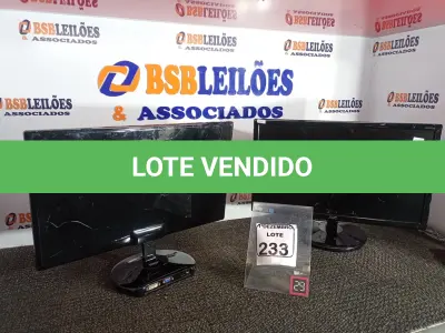LOTE 233 - 02 MONITORES MARCA AOC. (NO ESTADO) ATENÇÃO! FAZER A VISITAÇÃO ANTES DE ARREMATAR, NÃO SABEMOS SE FUNCIONA. LEILÃO NÃO TEM GARANTIA E NEM DEVOLUÇÃO, SUJEITO A POSSÍVEIS AVARIAS VISÍVEIS/OCULTAS E/OU AUSÊNCIA DE COMPONENTES.