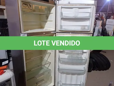 LOTE 276 - 01 GELADEIRA MARCA BOSCH. (NO ESTADO) ATENÇÃO! FAZER A VISITAÇÃO ANTES DE ARREMATAR, NÃO SABEMOS SE FUNCIONA. LEILÃO NÃO TEM GARANTIA E NEM DEVOLUÇÃO, SUJEITO A POSSÍVEIS AVARIAS VISÍVEIS/OCULTAS E/OU AUSÊNCIA DE COMPONENTES.