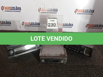 LOTE 230 - 04 APARELHOS DE SOM AUTOMOTIVO MARCAS E MODELOS DIVERSOS. (NO ESTADO) ATENÇÃO! FAZER A VISITAÇÃO ANTES DE ARREMATAR, NÃO SABEMOS SE FUNCIONA. LEILÃO NÃO TEM GARANTIA E NEM DEVOLUÇÃO, SUJEITO A POSSÍVEIS AVARIAS VISÍVEIS/OCULTAS E/OU AUSÊNCIA DE COMPONENTES.