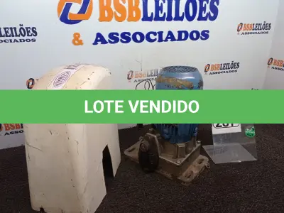 LOTE 287 - 01 MOTOR P/PORTÃO MARCA ROSSI. (NO ESTADO) ATENÇÃO! FAZER A VISITAÇÃO ANTES DE ARREMATAR, NÃO SABEMOS SE FUNCIONA. LEILÃO NÃO TEM GARANTIA E NEM DEVOLUÇÃO, SUJEITO A POSSÍVEIS AVARIAS VISÍVEIS/OCULTAS E/OU AUSÊNCIA DE COMPONENTES.