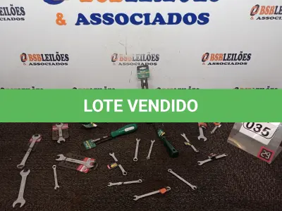 LOTE 035 - 01 LOTE C/VÁRIAS CHAVES MARCAS E MODELOS DIVERSOS(NOVO). (NO ESTADO) ATENÇÃO! FAZER A VISITAÇÃO ANTES DE ARREMATAR, NÃO SABEMOS SE FUNCIONA. LEILÃO NÃO TEM GARANTIA E NEM DEVOLUÇÃO, SUJEITO A POSSÍVEIS AVARIAS VISÍVEIS/OCULTAS E/OU AUSÊNCIA DE COMPONENTES.