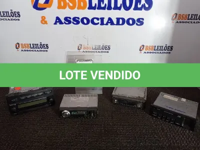 LOTE 230 - 04 APARELHOS DE SOM AUTOMOTIVO MARCAS E MODELOS DIVERSOS. (NO ESTADO) ATENÇÃO! FAZER A VISITAÇÃO ANTES DE ARREMATAR, NÃO SABEMOS SE FUNCIONA. LEILÃO NÃO TEM GARANTIA E NEM DEVOLUÇÃO, SUJEITO A POSSÍVEIS AVARIAS VISÍVEIS/OCULTAS E/OU AUSÊNCIA DE COMPONENTES.