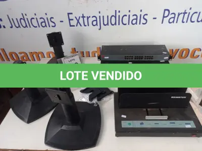 LOTE 199 - 03 SWITCHES, 03 PEDESTAIS C/AJUSTES DE ALTURA P/MONITORES E 01 MÁQUINA DE LIGAÇÃO DO DERRETIMENTO. (NO ESTADO) ATENÇÃO! FAZER A VISITAÇÃO ANTES DE ARREMATAR, NÃO SABEMOS SE FUNCIONA. LEILÃO NÃO TEM GARANTIA E NEM DEVOLUÇÃO, SUJEITO A POSSÍVEIS AVARIAS VISÍVEIS/OCULTAS E/OU AUSÊNCIA DE COMPONENTES.