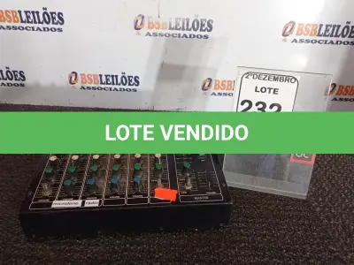 LOTE 232 - 01 MESA DE SOM ÁUDIO MIXER MARCA CICLOTRON MODELO AM-6R. (NO ESTADO) ATENÇÃO! FAZER A VISITAÇÃO ANTES DE ARREMATAR, NÃO SABEMOS SE FUNCIONA. LEILÃO NÃO TEM GARANTIA E NEM DEVOLUÇÃO, SUJEITO A POSSÍVEIS AVARIAS VISÍVEIS/OCULTAS E/OU AUSÊNCIA DE COMPONENTES.