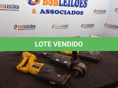LOTE 068 - 01 LIXADEIRA MARCA BOSCH E 02 SERRAS ELÉTRICAS MARCA DEWALT. (NO ESTADO) ATENÇÃO! FAZER A VISITAÇÃO ANTES DE ARREMATAR, NÃO SABEMOS SE FUNCIONA. LEILÃO NÃO TEM GARANTIA E NEM DEVOLUÇÃO, SUJEITO A POSSÍVEIS AVARIAS VISÍVEIS/OCULTAS E/OU AUSÊNCIA DE COMPONENTES.