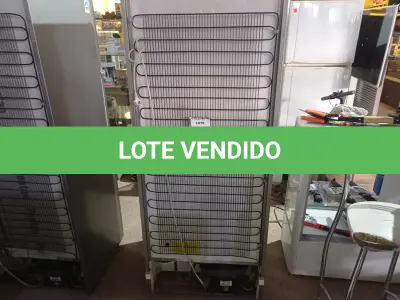 LOTE 276 - 01 GELADEIRA MARCA BOSCH. (NO ESTADO) ATENÇÃO! FAZER A VISITAÇÃO ANTES DE ARREMATAR, NÃO SABEMOS SE FUNCIONA. LEILÃO NÃO TEM GARANTIA E NEM DEVOLUÇÃO, SUJEITO A POSSÍVEIS AVARIAS VISÍVEIS/OCULTAS E/OU AUSÊNCIA DE COMPONENTES.