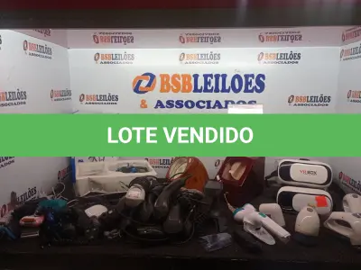LOTE 131 - 02 EXPOSITORES P/RELÓGIOS, 02 ÓCULOS VIRTUAIS, LEITORES DE CÓDIGOS DE BARRAS, BARBEADORES E ELETRÔNICOS DIVERSOS. (NO ESTADO) ATENÇÃO! FAZER A VISITAÇÃO ANTES DE ARREMATAR, NÃO SABEMOS SE FUNCIONA. LEILÃO NÃO TEM GARANTIA E NEM DEVOLUÇÃO, SUJEITO A POSSÍVEIS AVARIAS VISÍVEIS/OCULTAS E/OU AUSÊNCIA DE COMPONENTES.