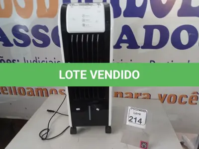 LOTE 214 - 01 CLIMATIZADOR DE AR PORTÁTIL MARCA CADENCE. (NO ESTADO) ATENÇÃO! FAZER A VISITAÇÃO ANTES DE ARREMATAR, NÃO SABEMOS SE FUNCIONA. LEILÃO NÃO TEM GARANTIA E NEM DEVOLUÇÃO, SUJEITO A POSSÍVEIS AVARIAS VISÍVEIS/OCULTAS E/OU AUSÊNCIA DE COMPONENTES.