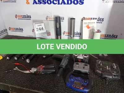 LOTE 244 - 01 LOTE C/VÁRIOS GRAMPEADORES, 02 ABRIDORES DIGITAIS DE VINHO, BATERIAS PORTÁTEIS E ELETRÔNICOS DIVERSOS. (NO ESTADO) ATENÇÃO! FAZER A VISITAÇÃO ANTES DE ARREMATAR, NÃO SABEMOS SE FUNCIONA. LEILÃO NÃO TEM GARANTIA E NEM DEVOLUÇÃO, SUJEITO A POSSÍVEIS AVARIAS VISÍVEIS/OCULTAS E/OU AUSÊNCIA DE COMPONENTES.