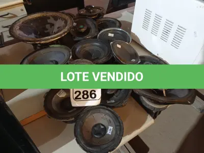 LOTE 286 - 01 LOTE C/VÁRIOS AUTO FALANTES AUTOMOTIVOS MARCAS E MODELOS DIVERSOS. (NO ESTADO) ATENÇÃO! FAZER A VISITAÇÃO ANTES DE ARREMATAR, NÃO SABEMOS SE FUNCIONA. LEILÃO NÃO TEM GARANTIA E NEM DEVOLUÇÃO, SUJEITO A POSSÍVEIS AVARIAS VISÍVEIS/OCULTAS E/OU AUSÊNCIA DE COMPONENTES.