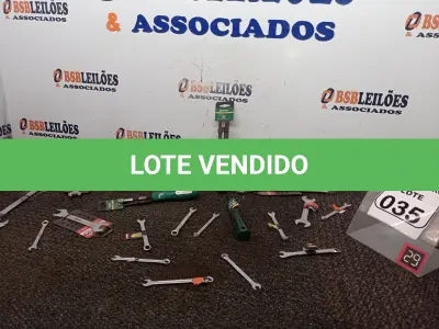 LOTE 035 - 01 LOTE C/VÁRIAS CHAVES MARCAS E MODELOS DIVERSOS(NOVO). (NO ESTADO) ATENÇÃO! FAZER A VISITAÇÃO ANTES DE ARREMATAR, NÃO SABEMOS SE FUNCIONA. LEILÃO NÃO TEM GARANTIA E NEM DEVOLUÇÃO, SUJEITO A POSSÍVEIS AVARIAS VISÍVEIS/OCULTAS E/OU AUSÊNCIA DE COMPONENTES.
