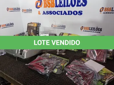 LOTE 237 - 01 PROJETOR MULTIMÍDIA MARCA EPSON P/RETIRADA DE PEÇAS. (NO ESTADO) ATENÇÃO! FAZER A VISITAÇÃO ANTES DE ARREMATAR, NÃO SABEMOS SE FUNCIONA. LEILÃO NÃO TEM GARANTIA E NEM DEVOLUÇÃO, SUJEITO A POSSÍVEIS AVARIAS VISÍVEIS/OCULTAS E/OU AUSÊNCIA DE COMPONENTES.