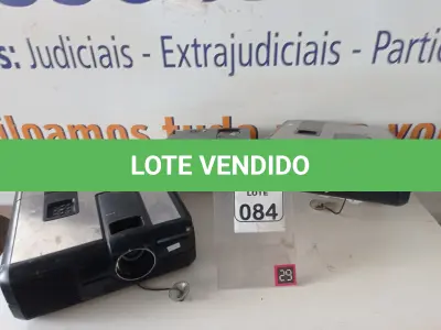 LOTE 084 - 03 PROJETORES MULTIMIDIA MARCAS E MODELOS DIVERSOS P/RETIRADA DE PEÇAS. (NO ESTADO) ATENÇÃO! FAZER A VISITAÇÃO ANTES DE ARREMATAR, NÃO SABEMOS SE FUNCIONA. LEILÃO NÃO TEM GARANTIA E NEM DEVOLUÇÃO, SUJEITO A POSSÍVEIS AVARIAS VISÍVEIS/OCULTAS E/OU AUSÊNCIA DE COMPONENTES.