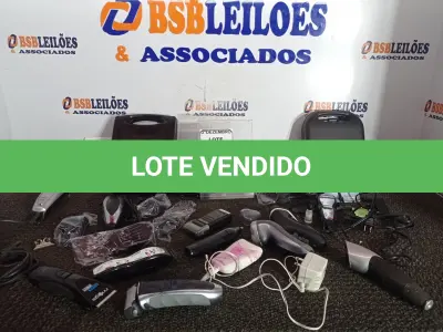 LOTE 243 - 01 LOTE C/VÁRIOS APARELHOS DE BARBEAR E MÁQUINAS DE CORTAR CABELO MARCAS E MODELOS DIVERSOS. (NO ESTADO) ATENÇÃO! FAZER A VISITAÇÃO ANTES DE ARREMATAR, NÃO SABEMOS SE FUNCIONA. LEILÃO NÃO TEM GARANTIA E NEM DEVOLUÇÃO, SUJEITO A POSSÍVEIS AVARIAS VISÍVEIS/OCULTAS E/OU AUSÊNCIA DE COMPONENTES.