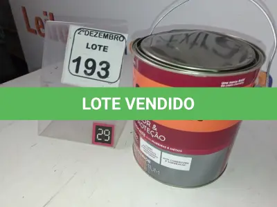 LOTE 193 - 01 LATA DE TINTA COR BRILHANTE COLORADO MARCA SUVINIL 3,6L P/MADEIRAS E METAIS. (NO ESTADO) ATENÇÃO! FAZER A VISITAÇÃO ANTES DE ARREMATAR, NÃO SABEMOS SE FUNCIONA. LEILÃO NÃO TEM GARANTIA E NEM DEVOLUÇÃO, SUJEITO A POSSÍVEIS AVARIAS VISÍVEIS/OCULTAS E/OU AUSÊNCIA DE COMPONENTES.