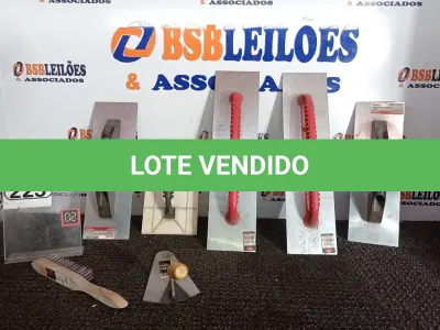 LOTE 225 - 04 DESEMPENADEIRAS, 01 COLHER DE OBRAS E 01 ESCOVA DE AÇO MARCAS E MODELOS DIVERSOS(NOVO). (NO ESTADO) ATENÇÃO! FAZER A VISITAÇÃO ANTES DE ARREMATAR, NÃO SABEMOS SE FUNCIONA. LEILÃO NÃO TEM GARANTIA E NEM DEVOLUÇÃO, SUJEITO A POSSÍVEIS AVARIAS VISÍVEIS/OCULTAS E/OU AUSÊNCIA DE COMPONENTES.