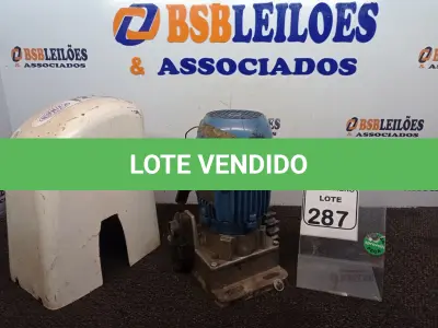 LOTE 287 - 01 MOTOR P/PORTÃO MARCA ROSSI. (NO ESTADO) ATENÇÃO! FAZER A VISITAÇÃO ANTES DE ARREMATAR, NÃO SABEMOS SE FUNCIONA. LEILÃO NÃO TEM GARANTIA E NEM DEVOLUÇÃO, SUJEITO A POSSÍVEIS AVARIAS VISÍVEIS/OCULTAS E/OU AUSÊNCIA DE COMPONENTES.