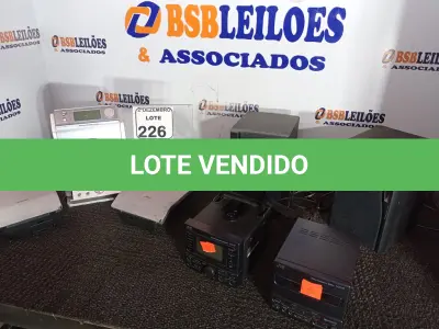 LOTE 226 - 02 APARELHOS DE SOM MARCA PHILLIPS E JVC. (NO ESTADO) ATENÇÃO! FAZER A VISITAÇÃO ANTES DE ARREMATAR, NÃO SABEMOS SE FUNCIONA. LEILÃO NÃO TEM GARANTIA E NEM DEVOLUÇÃO, SUJEITO A POSSÍVEIS AVARIAS VISÍVEIS/OCULTAS E/OU AUSÊNCIA DE COMPONENTES.