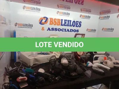 LOTE 131 - 02 EXPOSITORES P/RELÓGIOS, 02 ÓCULOS VIRTUAIS, LEITORES DE CÓDIGOS DE BARRAS, BARBEADORES E ELETRÔNICOS DIVERSOS. (NO ESTADO) ATENÇÃO! FAZER A VISITAÇÃO ANTES DE ARREMATAR, NÃO SABEMOS SE FUNCIONA. LEILÃO NÃO TEM GARANTIA E NEM DEVOLUÇÃO, SUJEITO A POSSÍVEIS AVARIAS VISÍVEIS/OCULTAS E/OU AUSÊNCIA DE COMPONENTES.