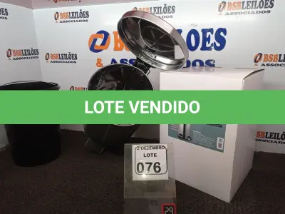 LOTE 076 - 01 LIXEIRA EM INOX COM PEDAL 12L MARCA MOOD. (NO ESTADO) ATENÇÃO! FAZER A VISITAÇÃO ANTES DE ARREMATAR, NÃO SABEMOS SE FUNCIONA. LEILÃO NÃO TEM GARANTIA E NEM DEVOLUÇÃO, SUJEITO A POSSÍVEIS AVARIAS VISÍVEIS/OCULTAS E/OU AUSÊNCIA DE COMPONENTES.