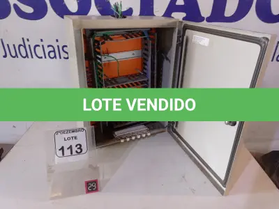 LOTE 113 - 01 QUADRO ELÉTRICO DE FERRO VAZIO. (NO ESTADO) ATENÇÃO! FAZER A VISITAÇÃO ANTES DE ARREMATAR, NÃO SABEMOS SE FUNCIONA. LEILÃO NÃO TEM GARANTIA E NEM DEVOLUÇÃO, SUJEITO A POSSÍVEIS AVARIAS VISÍVEIS/OCULTAS E/OU AUSÊNCIA DE COMPONENTES.