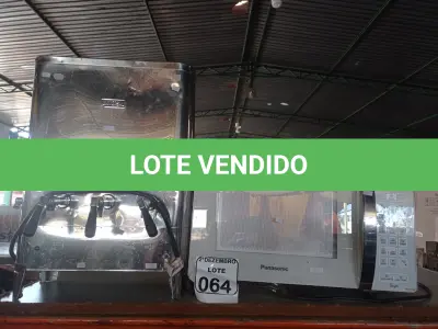 LOTE 064 - 01 CAFETEIRA EM INOX E 01 MICRO-ONDAS MARCA PANASONIC. (NO ESTADO) ATENÇÃO! FAZER A VISITAÇÃO ANTES DE ARREMATAR, NÃO SABEMOS SE FUNCIONA. LEILÃO NÃO TEM GARANTIA E NEM DEVOLUÇÃO, SUJEITO A POSSÍVEIS AVARIAS VISÍVEIS/OCULTAS E/OU AUSÊNCIA DE COMPONENTES.