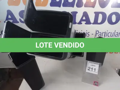 LOTE 211 - 01 LIXEIRA EM INOX C/PEDAL E 03 COMPARTIMENTOS. (NO ESTADO) ATENÇÃO! FAZER A VISITAÇÃO ANTES DE ARREMATAR, NÃO SABEMOS SE FUNCIONA. LEILÃO NÃO TEM GARANTIA E NEM DEVOLUÇÃO, SUJEITO A POSSÍVEIS AVARIAS VISÍVEIS/OCULTAS E/OU AUSÊNCIA DE COMPONENTES.