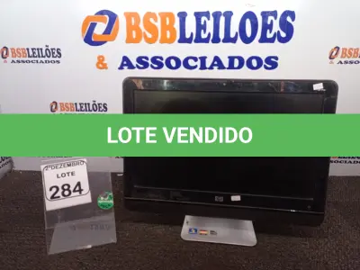 LOTE 284 - 01 ALL IN ONE MARCA HP C/TECLADO E MOUSE. (NO ESTADO) ATENÇÃO! FAZER A VISITAÇÃO ANTES DE ARREMATAR, NÃO SABEMOS SE FUNCIONA. LEILÃO NÃO TEM GARANTIA E NEM DEVOLUÇÃO, SUJEITO A POSSÍVEIS AVARIAS VISÍVEIS/OCULTAS E/OU AUSÊNCIA DE COMPONENTES.
