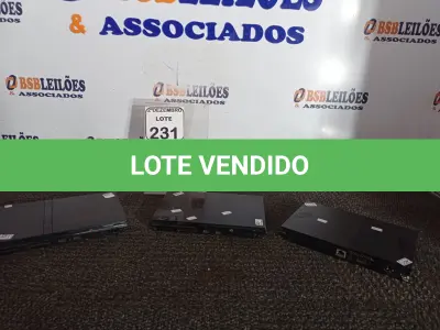 LOTE 231 - 02 VÍDEO GAMES PS2 MARCA SONY. (NO ESTADO) ATENÇÃO! FAZER A VISITAÇÃO ANTES DE ARREMATAR, NÃO SABEMOS SE FUNCIONA. LEILÃO NÃO TEM GARANTIA E NEM DEVOLUÇÃO, SUJEITO A POSSÍVEIS AVARIAS VISÍVEIS/OCULTAS E/OU AUSÊNCIA DE COMPONENTES.